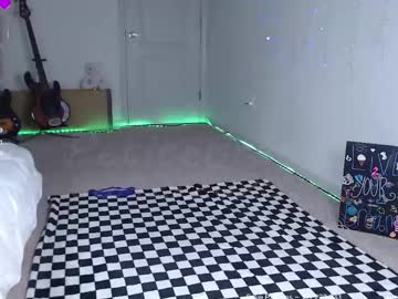 girl cam all day petitebrat image #9022712