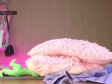 girl cam all day queenelia image #6336009