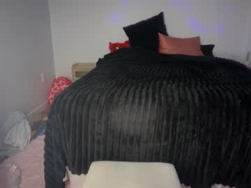 girl cam all day ellieluvs image #9559402