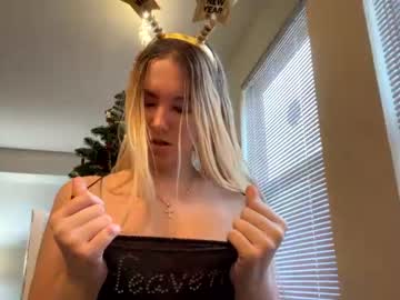 girl cam all day mariah95 image #3425120