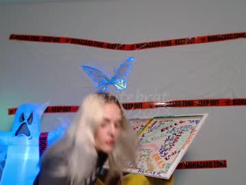 girl cam all day petitebrat image #5595218