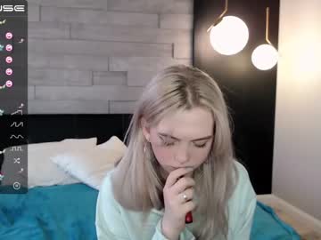 girl cam all day small_blondee image #1634291