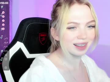 girl cam all day small_blondee image #3950489
