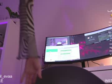 girl cam all day lil_eva image #2666320