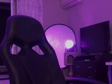 girl cam all day two_trunkx image #7671287