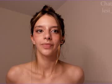 girl cam all day lesi_moon image #5295914