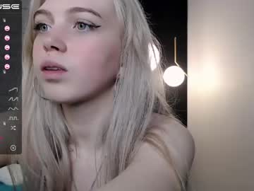 girl cam all day small_blondee image #1633747