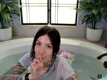 girl cam all day harliequinnx image #9083013
