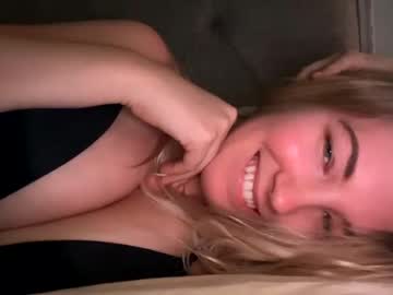 girl cam all day mariah95 image #2195350