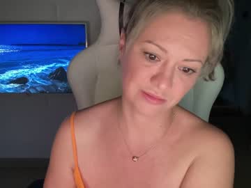 girl cam all day kiradivine image #2493592