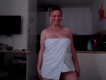 girl cam all day kiradivine image #2034131