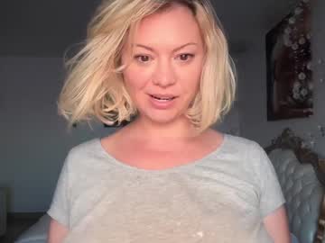 girl cam all day kiradivine image #8021033