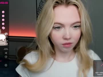 girl cam all day small_blondee image #3725149