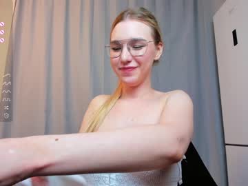 girl cam all day nerdy_freyua image #5436294