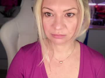 girl cam all day kiradivine image #6155094