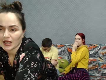 couple cam all day renae_tom image #991052