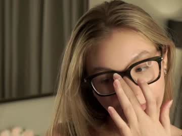 girl cam all day gillianelletson image #8436095