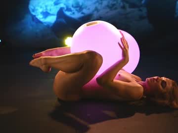 girl cam all day rocknrose image #4708240