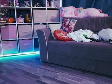 girl cam all day madnessalise image #9508209