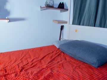 girl cam all day _night_moon_ image #6197200