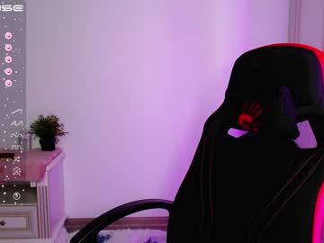 girl cam all day small_blondee image #3826614