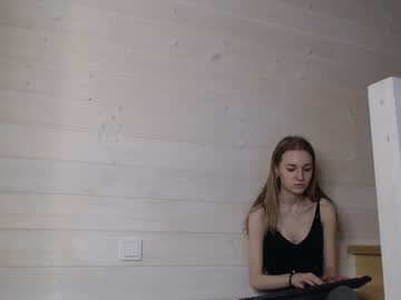 girl cam all day princess__aurora image #3697211