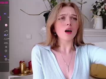 girl cam all day small_blondee image #1988003