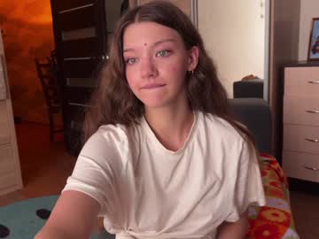 girl cam all day coyness_geneva image #8217082