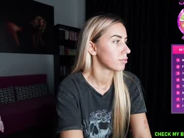 girl cam all day laurabae_ image #602950