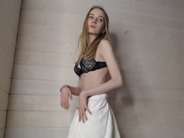 girl cam all day princess__aurora image #3689627