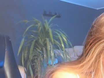girl cam all day linellali image #2900123
