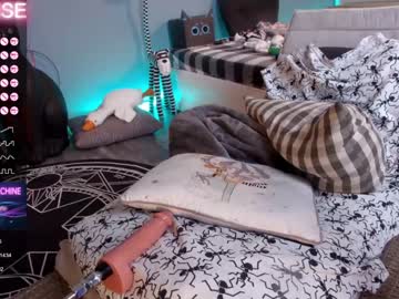 girl cam all day careful_i_bite image #3842431