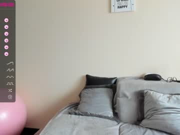 girl cam all day emilymilf__ image #4396002