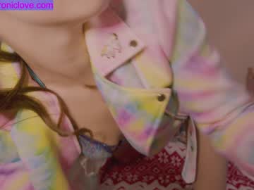 girl cam all day chroniclove image #3197403
