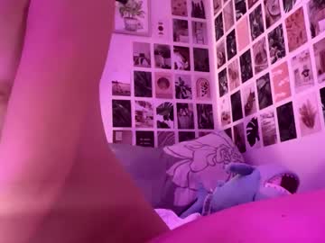 girl cam all day kylieexoxoxo2432 image #9154018