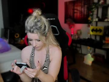 girl cam all day kimilee22 image #7932802