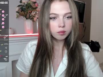 girl cam all day small_blondee image #2794255