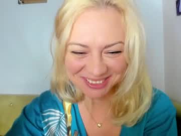girl cam all day kiradivine image #3211883