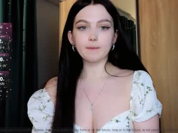girl cam all day small_blondee image #6683002