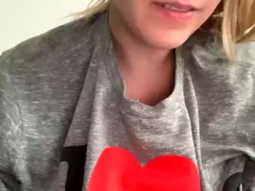 girl cam all day mariah95 image #2529024