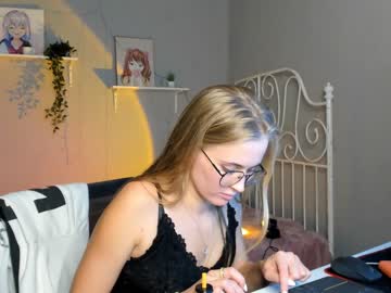 girl cam all day linellali image #2508404