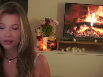 girl cam all day bitter_moon image #7899029