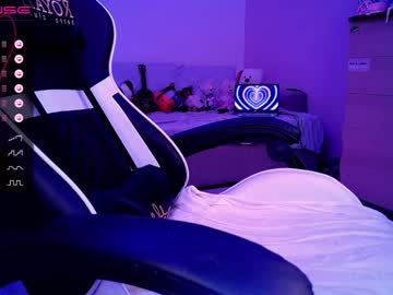 girl cam all day _b_a_n_s_h_e_e_ image #4285926