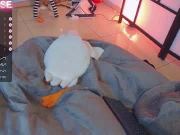 girl cam all day careful_i_bite image #5415841