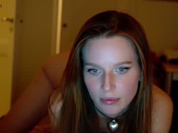girl cam all day ellaa91 image #3303818