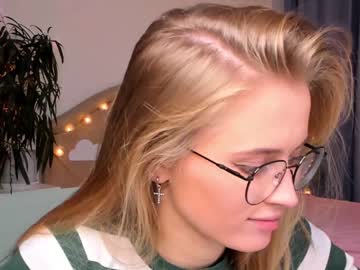girl cam all day linellali image #2686478