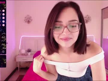 girl cam all day queen_kitty1818 image #2792148