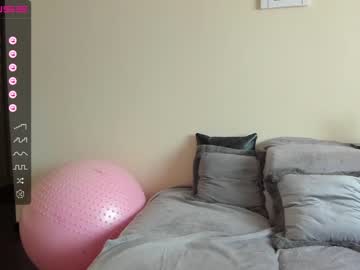 girl cam all day emilymilf__ image #4302264