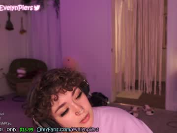 girl cam all day evelynpiers image #2739681