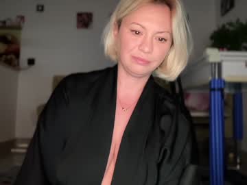 girl cam all day kiradivine image #9353665